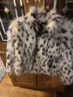 Small  Faux Fur Leopard-Style Jacket - Black & White